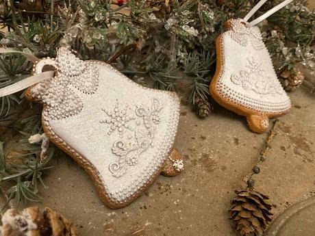 Medovník zvonček - perník s bielou polevou 1 ks, 