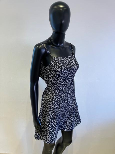 Dámske kvetované šaty shein čiernobiele (s), s