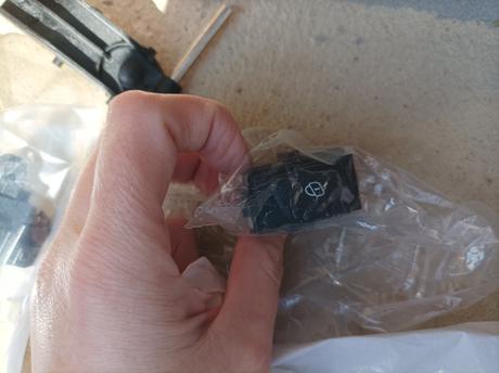 Náhradné diely do aut, 