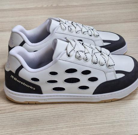 Barebarics fusion - white & charcoal 42 x347, be lenka,42