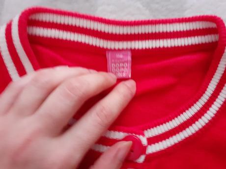 Cervenobiely svetrik na gombiky, 110