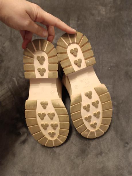 Béžové topánky s retiazkou - 39, 39