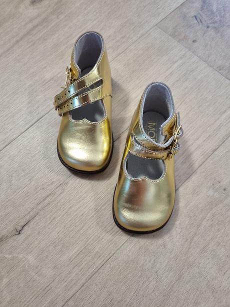 Predám nové nepoužívané kožené zlaté topánočky, 20