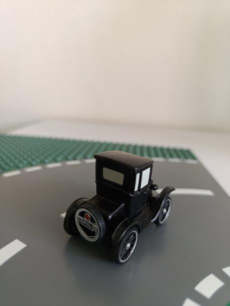 Cars,, lizzie,, mcqueen autá,