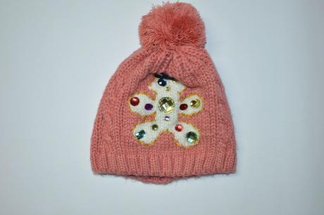 Čiapočka s pravým jemným brmbolcom, <50 - 158