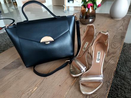 Kabelka reserved, reserved