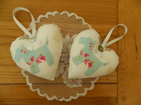 Dekoračné srdiečka na zavesenie 11cm x 11cm, 