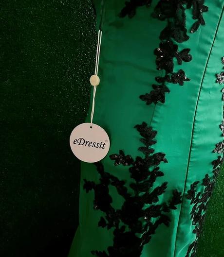 Dámske šaty edressit - vel.s, s