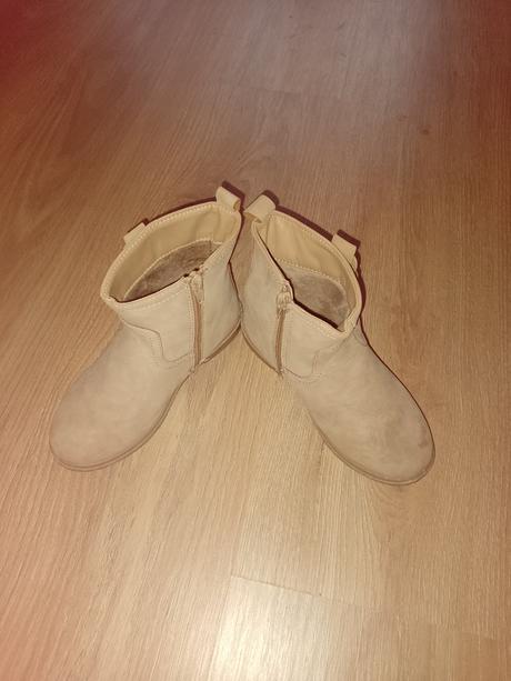 Čižmičky prechodné, 29