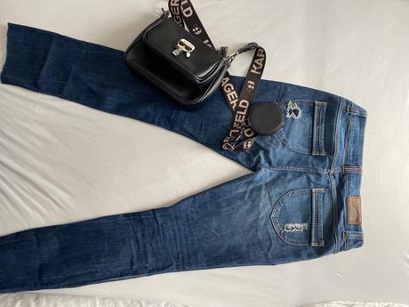 Roztrhané rifle, 28