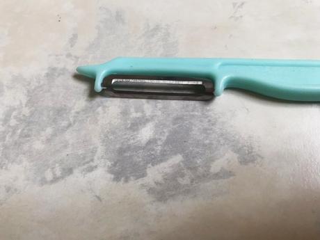 Škrabka na zeleninu/ovocie,