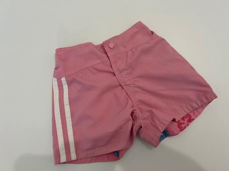 Obojstranné šortky s kvetinkami, 104