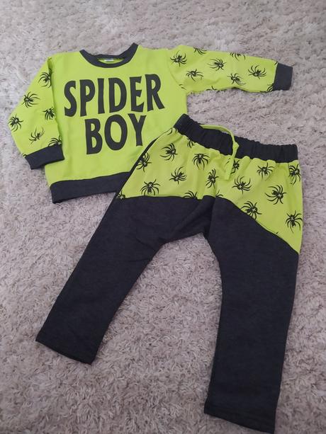 Tenšie tepláky + mikina, 92