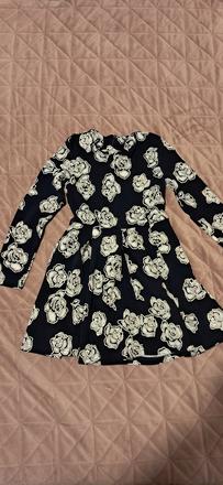 Šaty s ružami, 128