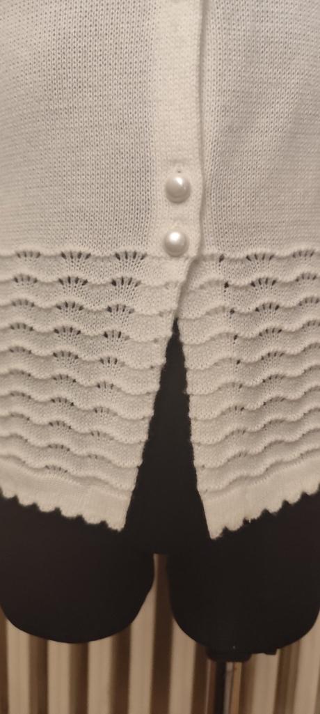 Biely svetrík jomar, 140