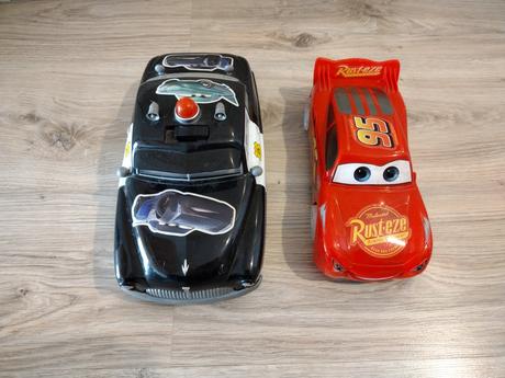 Autá tancujúce, hrajúce, 