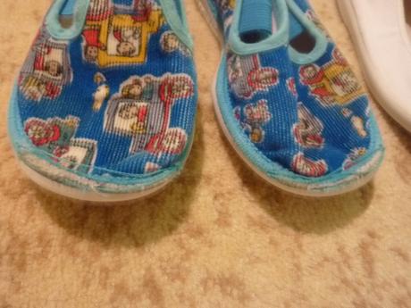 Sandálky a cvičky, 26