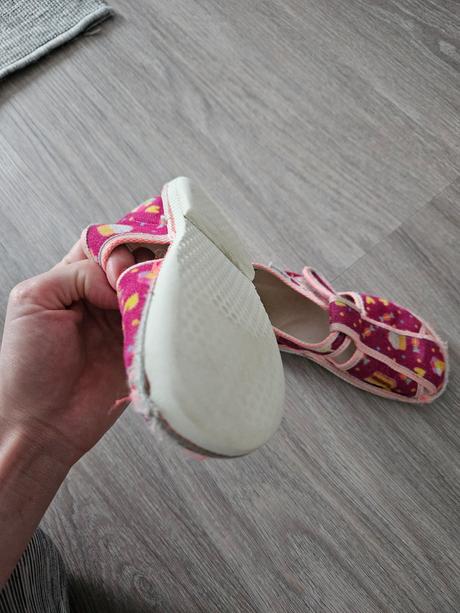 Manik papucky, manik,28