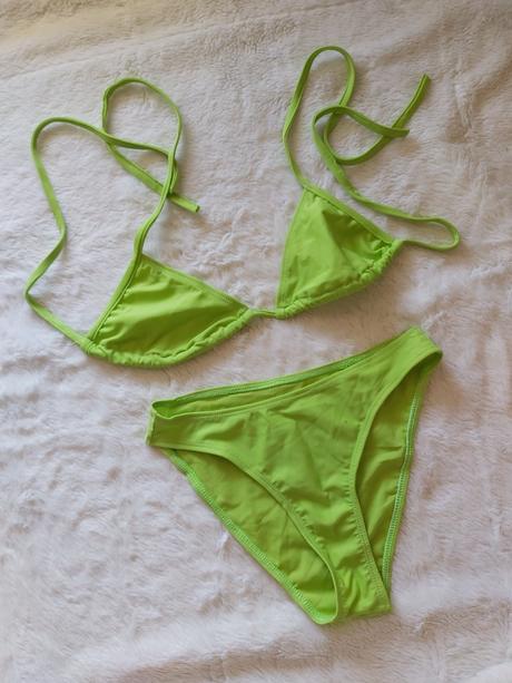 Dvojdielne plavky., 36