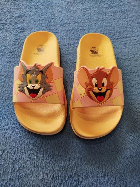 Šlapky tom and jerry, 30