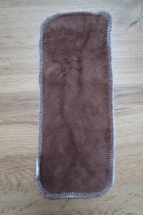 Krátká vkládací plena hnědá, majab