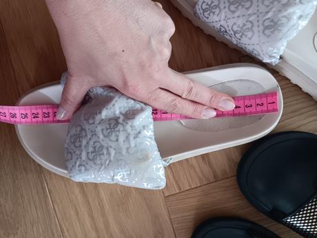 Šľapky guess, guess,38