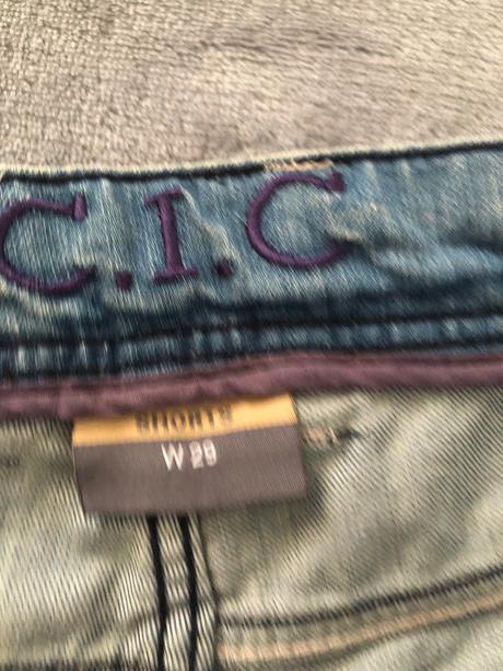 Panske riflove kratasy, 28