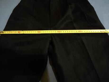 Sviatočné nohavice, 164