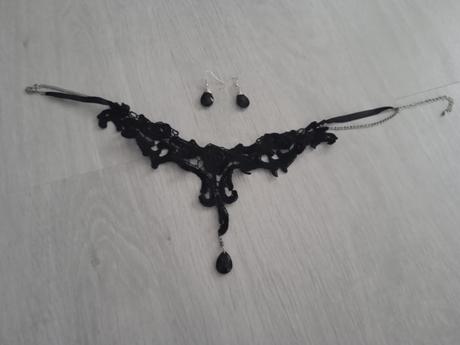 Čipkovaný set náhrdelník a náušnice, 