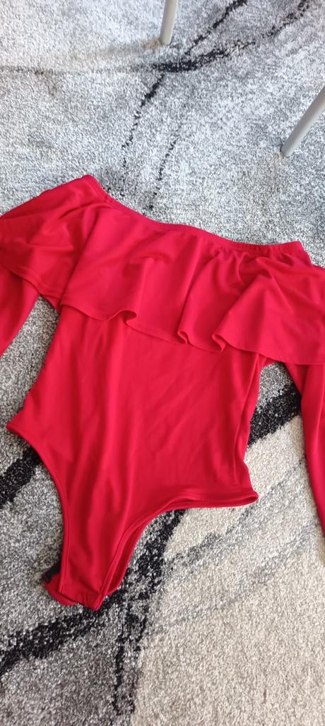 Romantické body s volánom, m