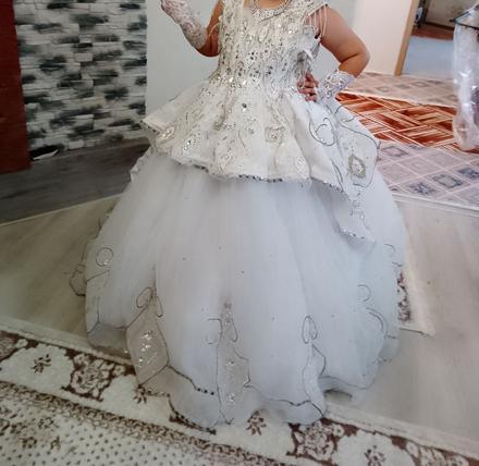 Šaty na prvé sväté prijímanie, 164