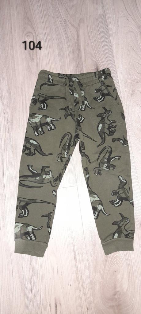 Tepláky pre chlapca, 104–116