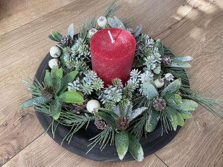 Lístočky zasnežené so šiškou 7 ks,