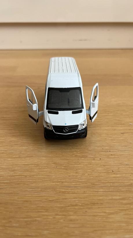 Dodávka značky mercedes, 