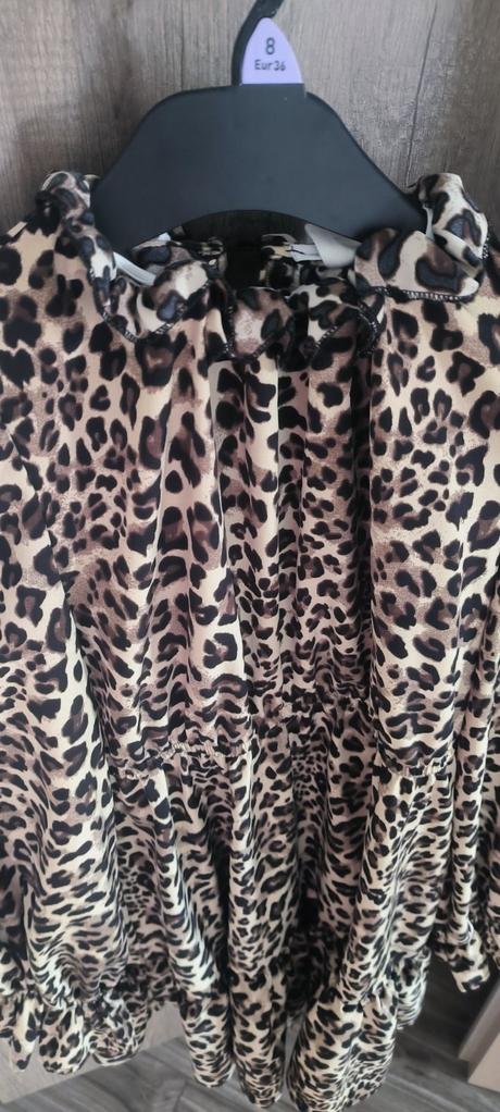 2x šaty cena spolu, 152