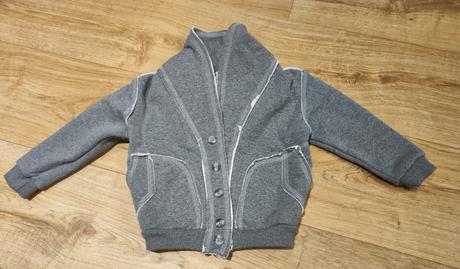 Štýlová bundička s neukončenými detailami, 98