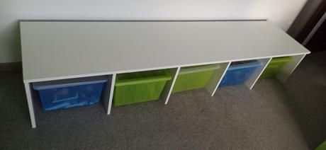 Hrací pultík / komoda na ikea boxy, 