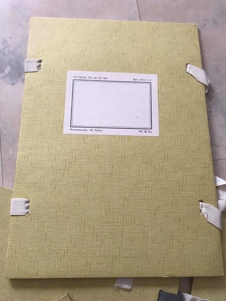 Archívne dosky a4 so šnúrkami 8 ks, 