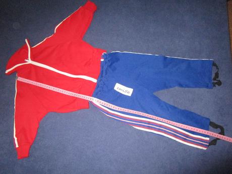 2320.  tepláková súprava, 98