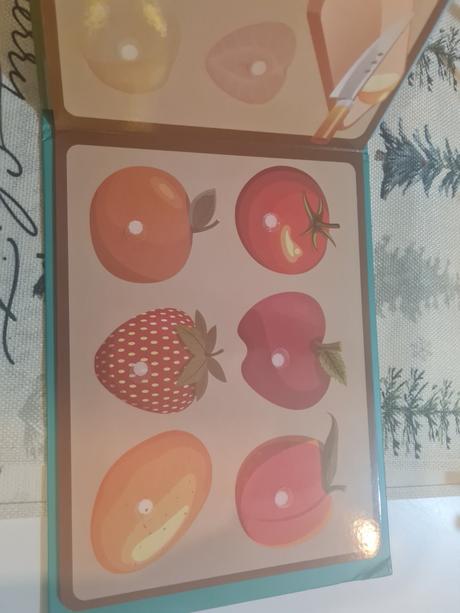 Kniha aktivít s nalepovacími časťami, 