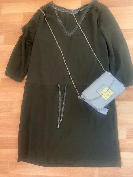 Pohodlné šaty s vreckami, m