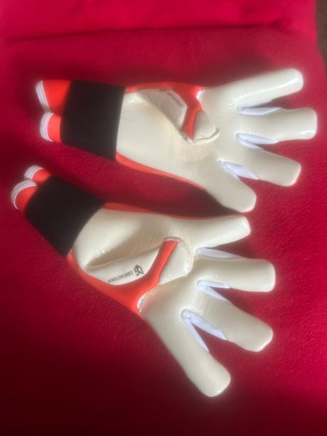 Brankárske futbalové rukavice, 