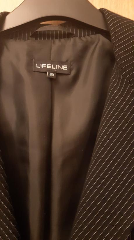 Pruhované sako, 40
