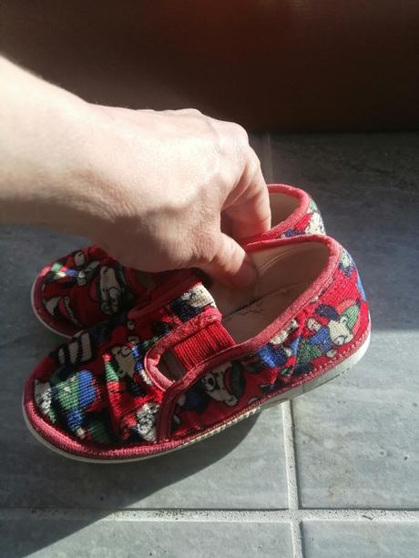 Predam zachovale papucky velkost cca 16,5 cm, 26