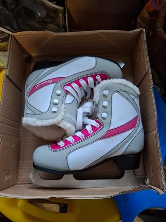 Korcule na ľad 33, crowned,33