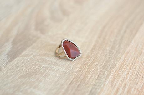 Bordovo-tmavomodré náušnice s prsteňom,