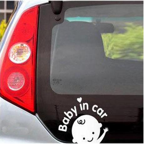 Nálepka na sklo v aute dieťa v aute (baby in car), 