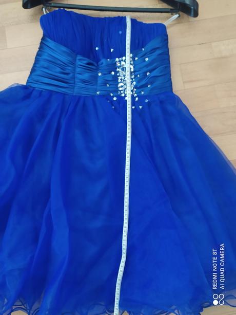 Krásne spoločenské šaty, 38