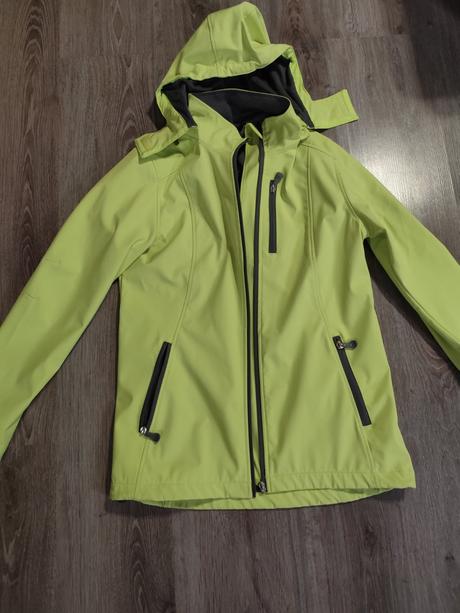 Softvelová bunda, 38