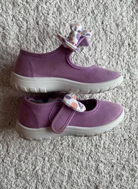 Fialové papuče, 25, 25